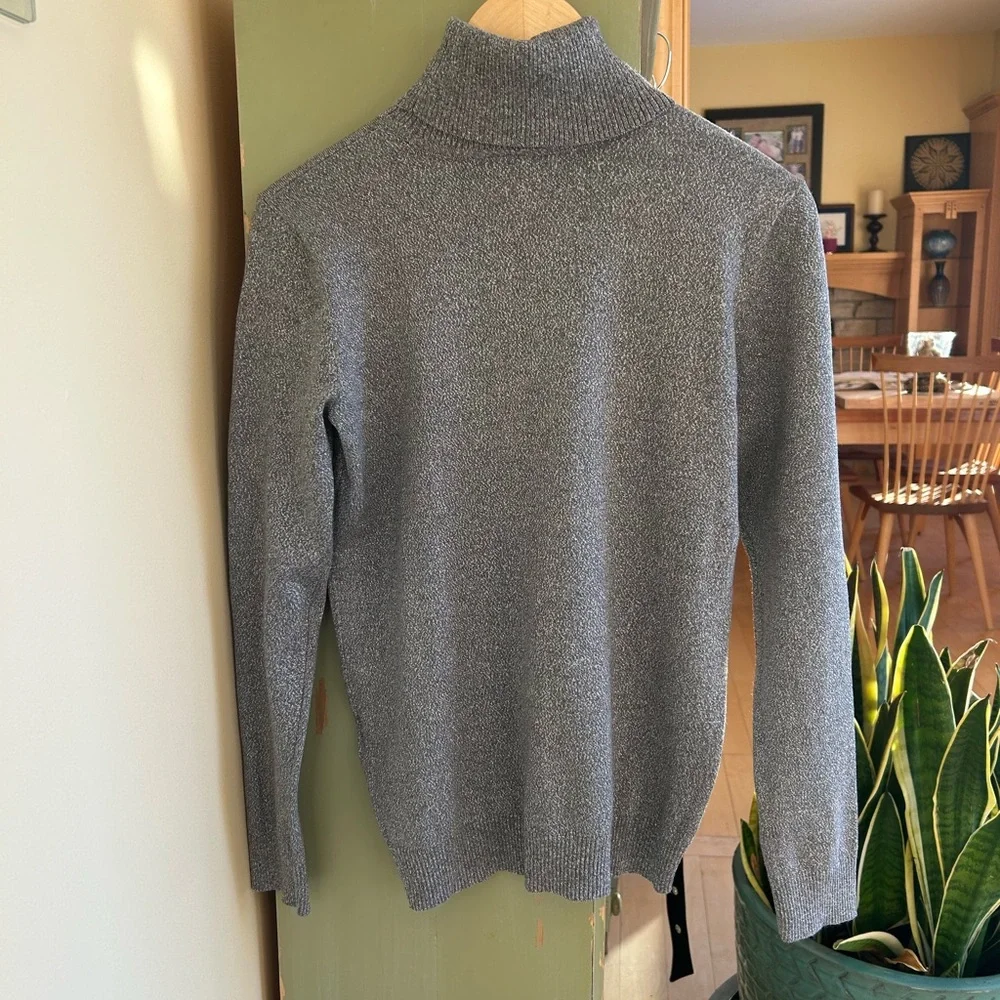 Calvin Klein Women’s Metallic Sparkle Silver Turtleneck Sweater Top Medium